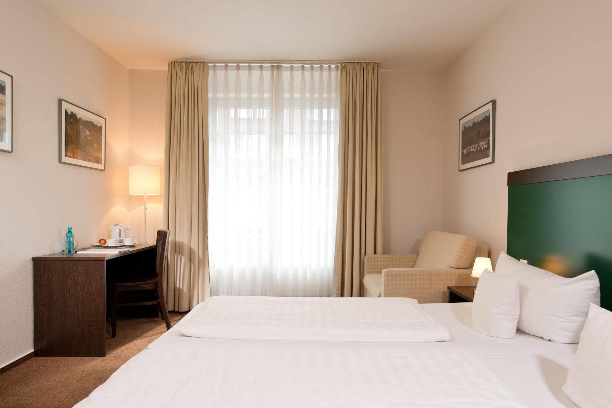 Achat Hotel Buchholz Hamburg Буххольц-ин-дер-Нордхайде Экстерьер фото